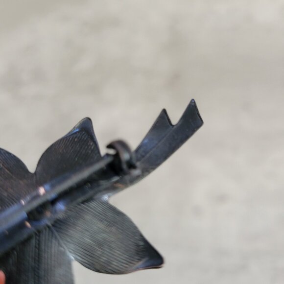 Vintage Flower Brooch Pin Brass Tone Five Petal Floral Jewelry Accessory 2 Inch - Picture 3 of 6